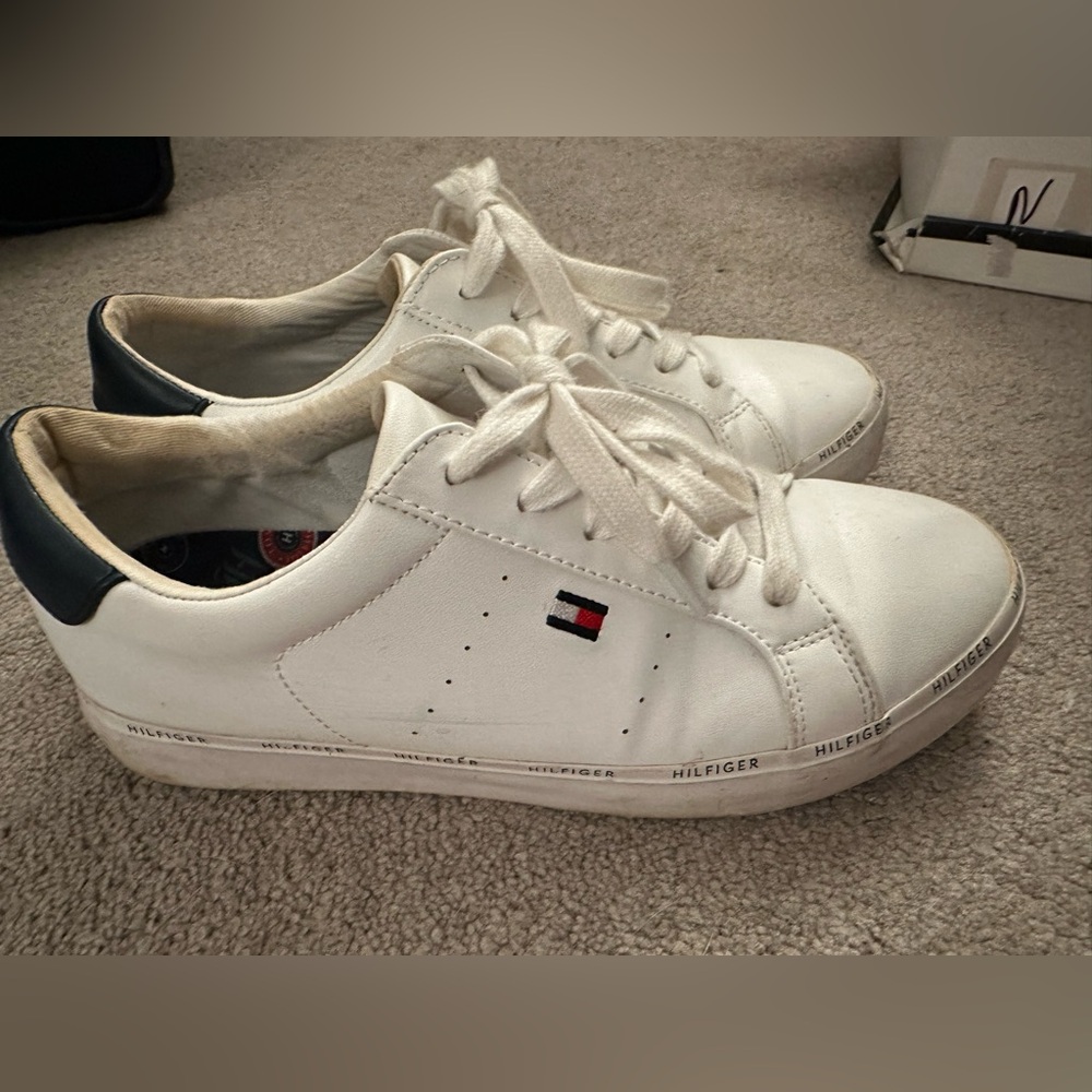 Tommy Hilfiger sneakers - size 9.5